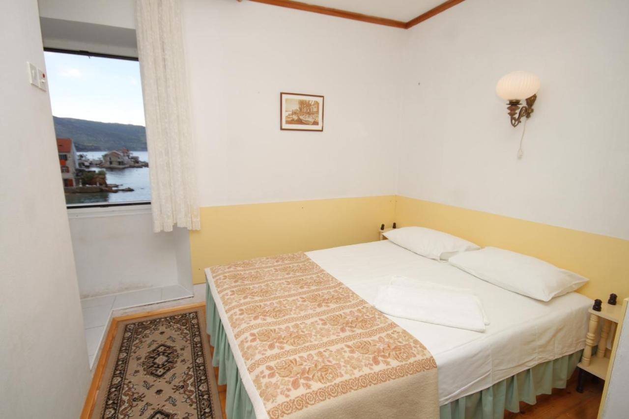 Apartments And Rooms By The Sea Komiza, Vis - 2431 Eksteriør bilde