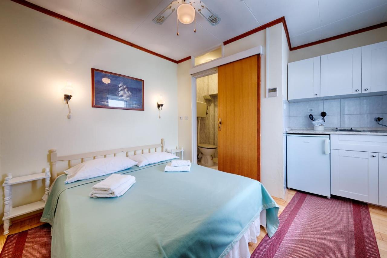 Apartments And Rooms By The Sea Komiza, Vis - 2431 Eksteriør bilde
